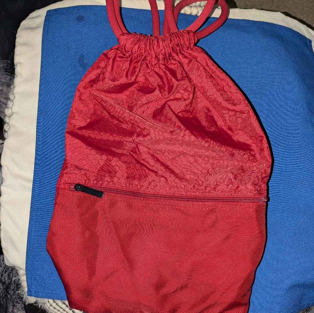 Stylish Red Drawstring Backpack $5 - image 3